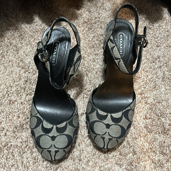 Coach heels small platform size 8 - Picture 5 of 8